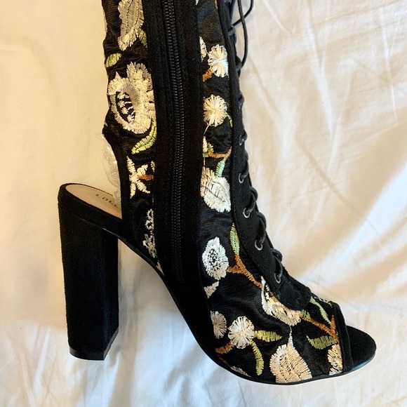 Flower Bootie - Picture 6 of 7